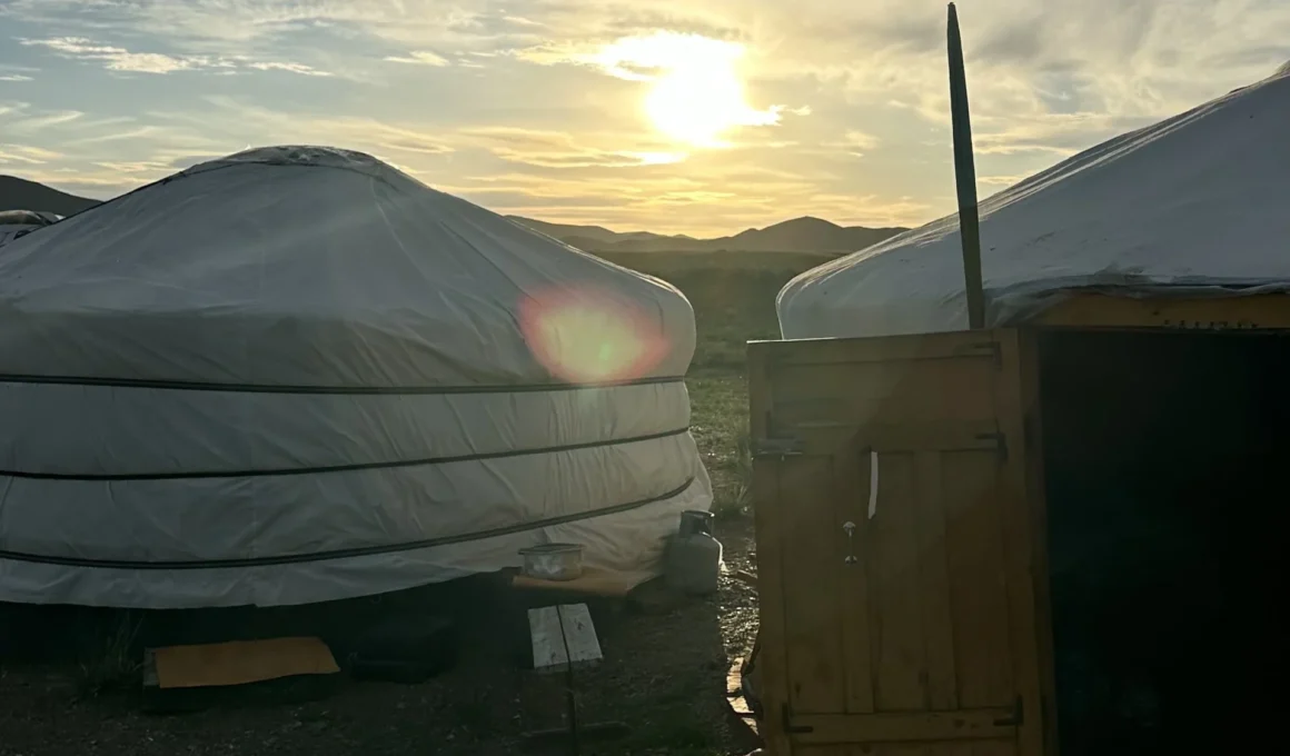 viaggio in mongolia la gher al tramonto